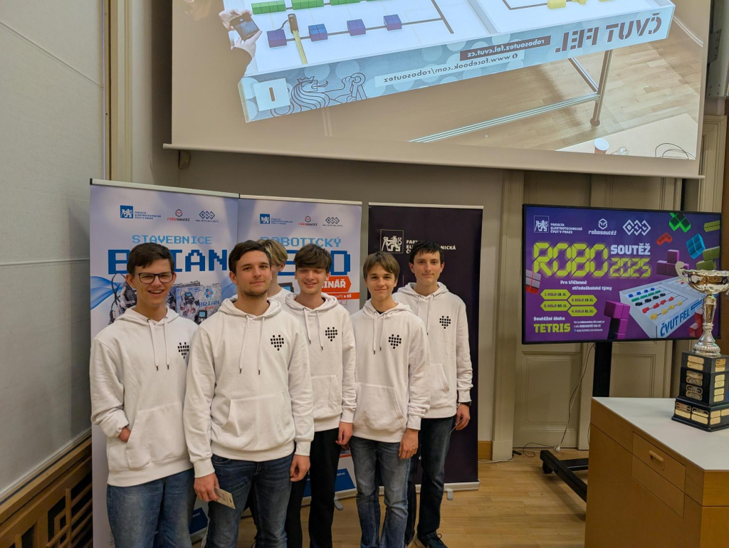 Úspěch našich týmů v Robosoutěži pro střední školy