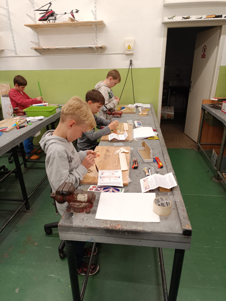 Úspěšný start modelářského kroužku