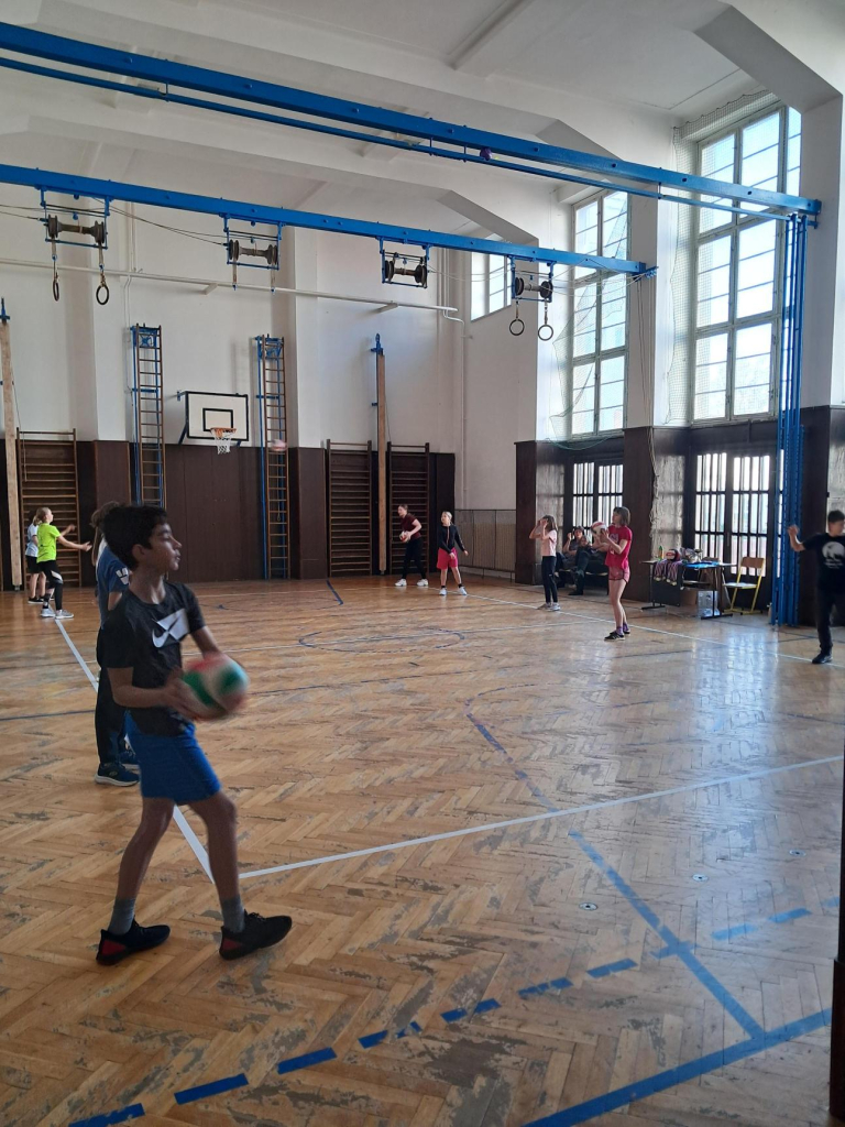 Média - 2026-04-28T053559.947.jpg