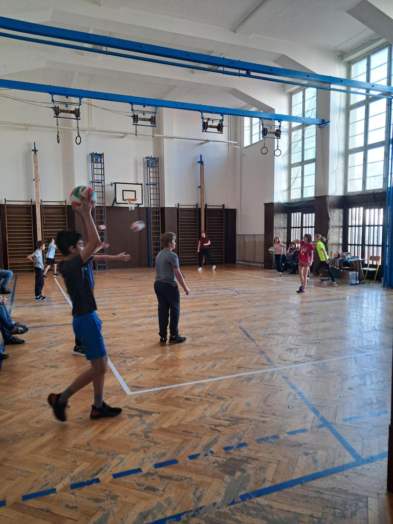 Média - 2026-04-28T053559.018.jpg