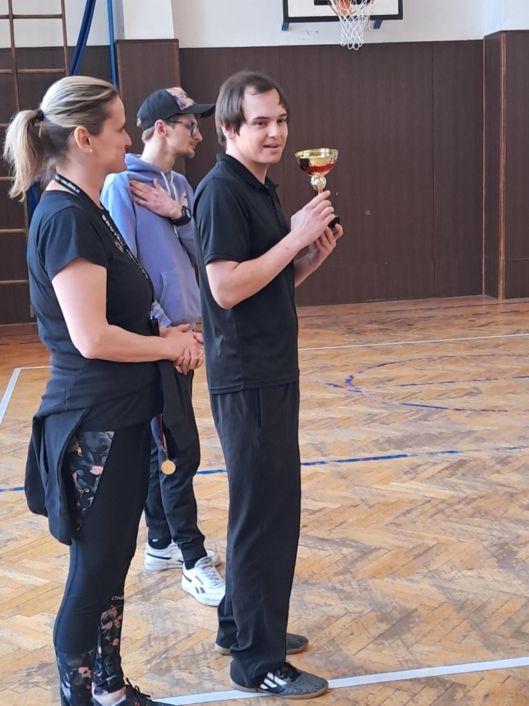 Média - 2026-04-28T055458.394.jpg