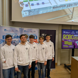 Úspěch našich týmů v Robosoutěži pro střední školy