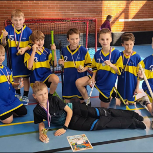 Výborné výsledky na velikonočním florbalovém turnaji ve Smiřicích